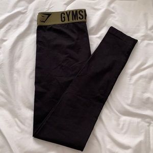 Gymshark - Black and Army green leggings
